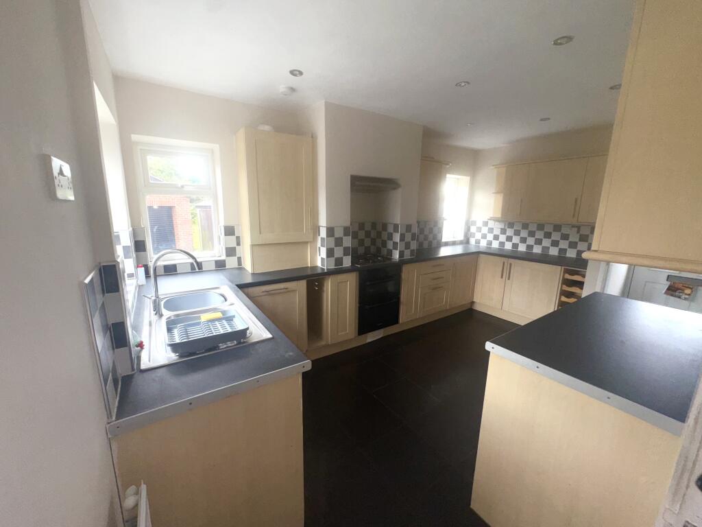 House in Stoke-on-Trent - View 4
