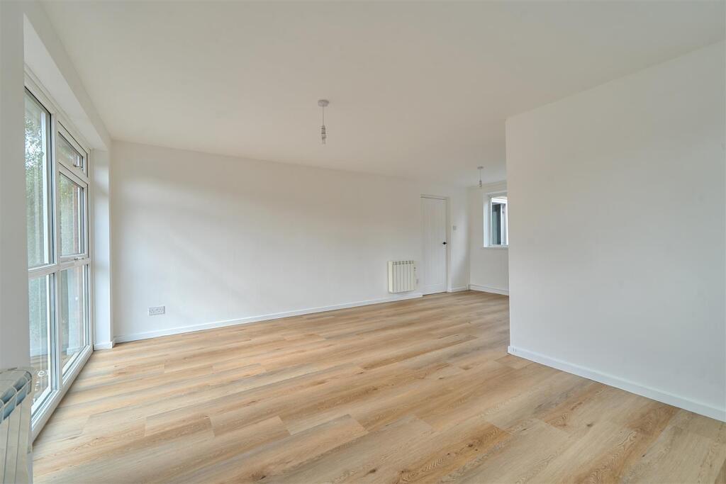 Apartment in Solihull, Knowle - View 3