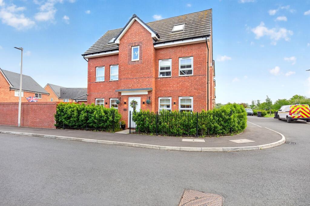 Main image of property: Fleece Lane, Nuneaton, CV11