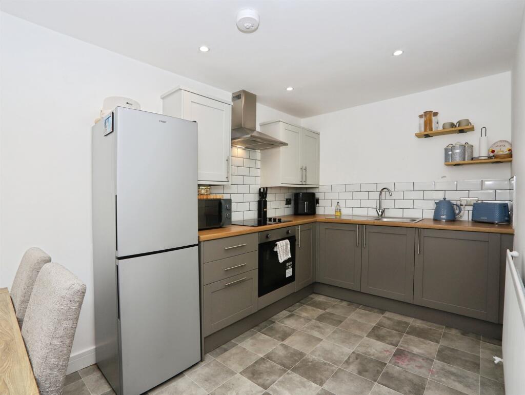 House in Cardiff, Pen-y-graig - View 4