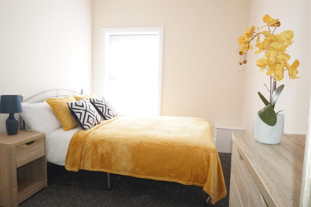 Main image of property: Room 3 Flat 326 Beverley Road Hull