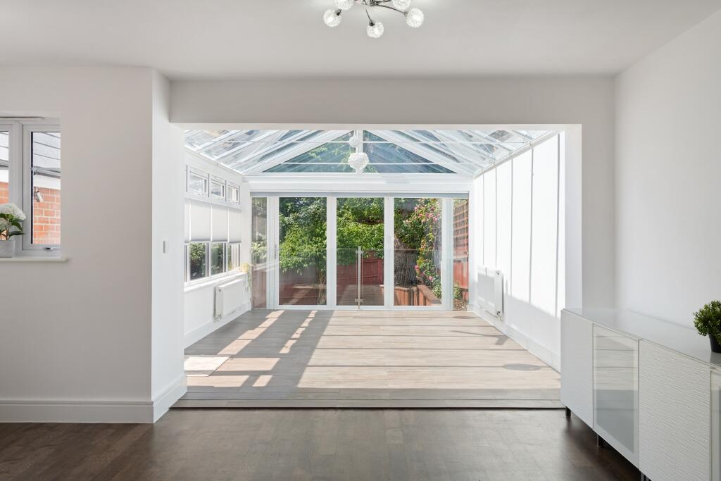 The Courtyard, Maidenhead - View 3