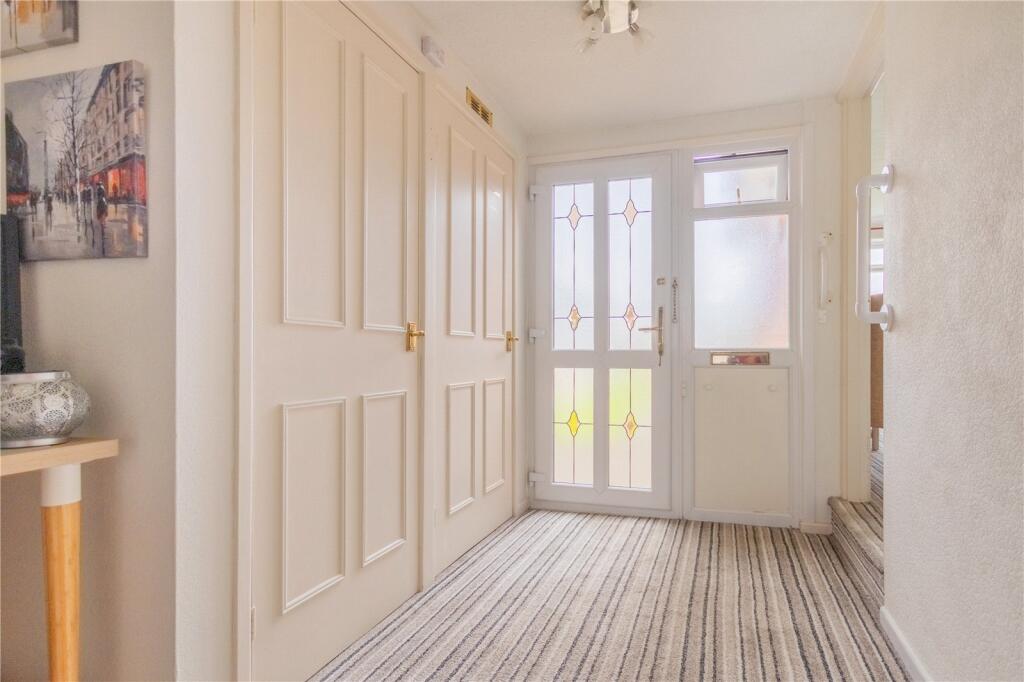 Edenfield Road, Norden, Rochdale, OL11 photo 4