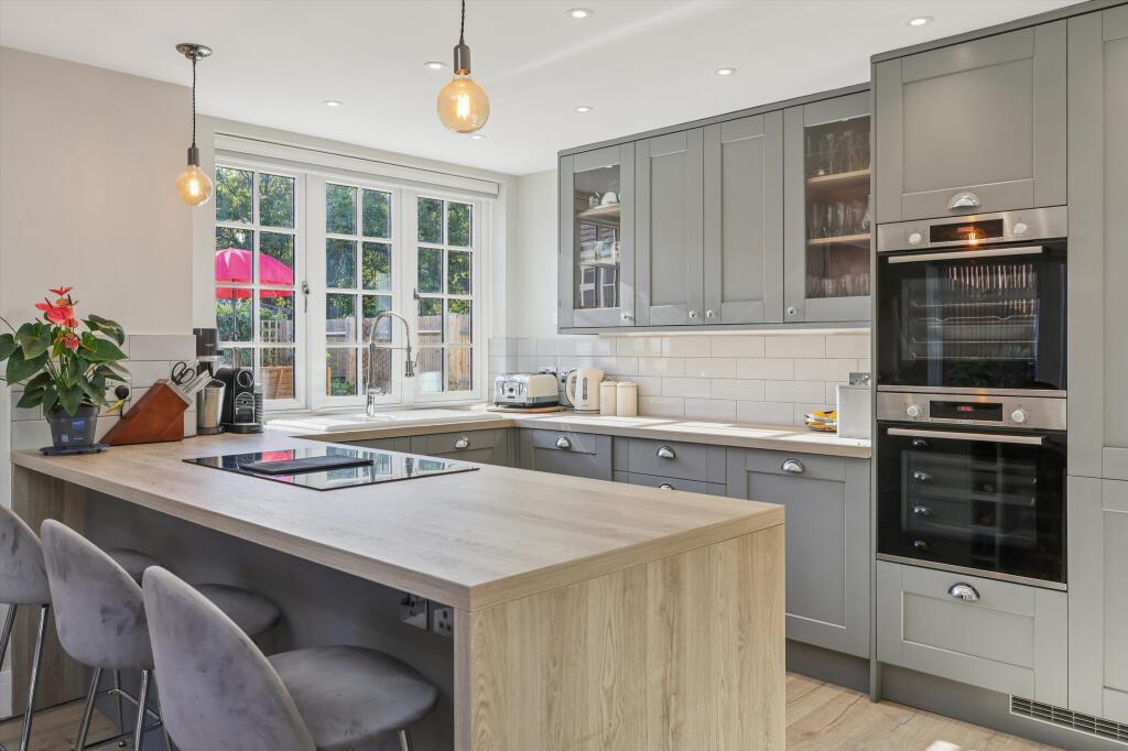 West End Lane, Esher, Surrey, KT10 – pohled 2