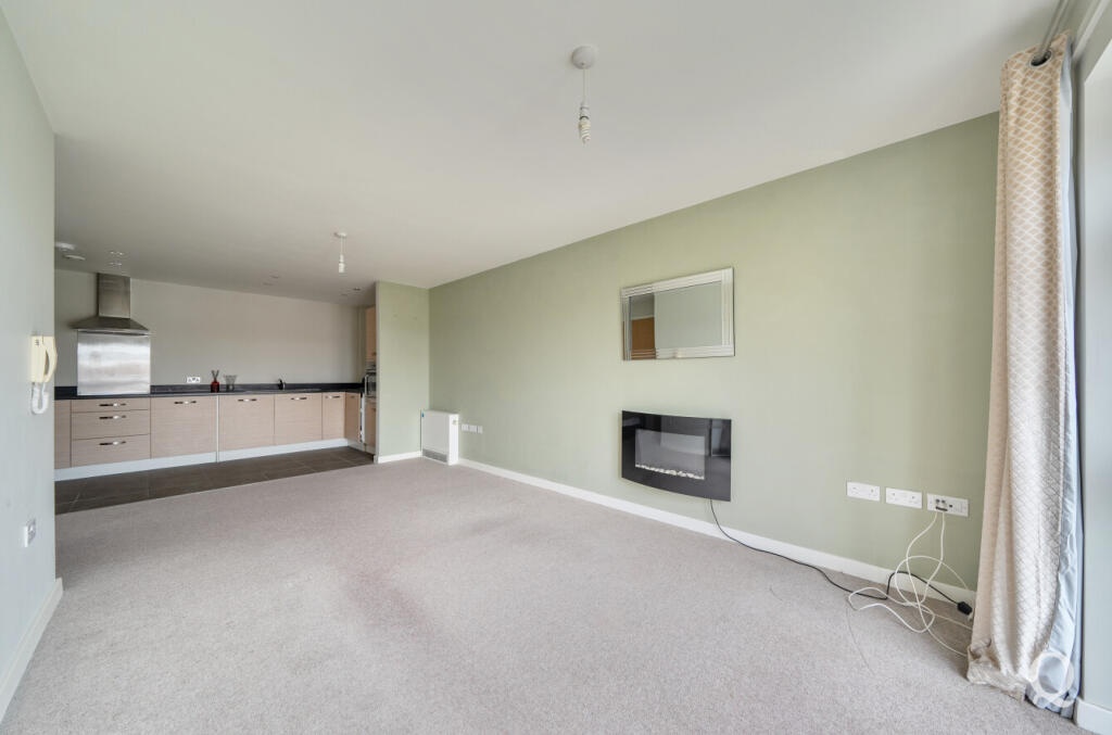 Apartment in Swale, Howt Green, Milton Regis - View 4