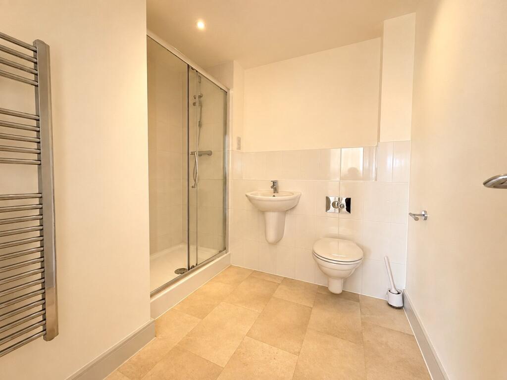 Apartment in Swindon - View 5