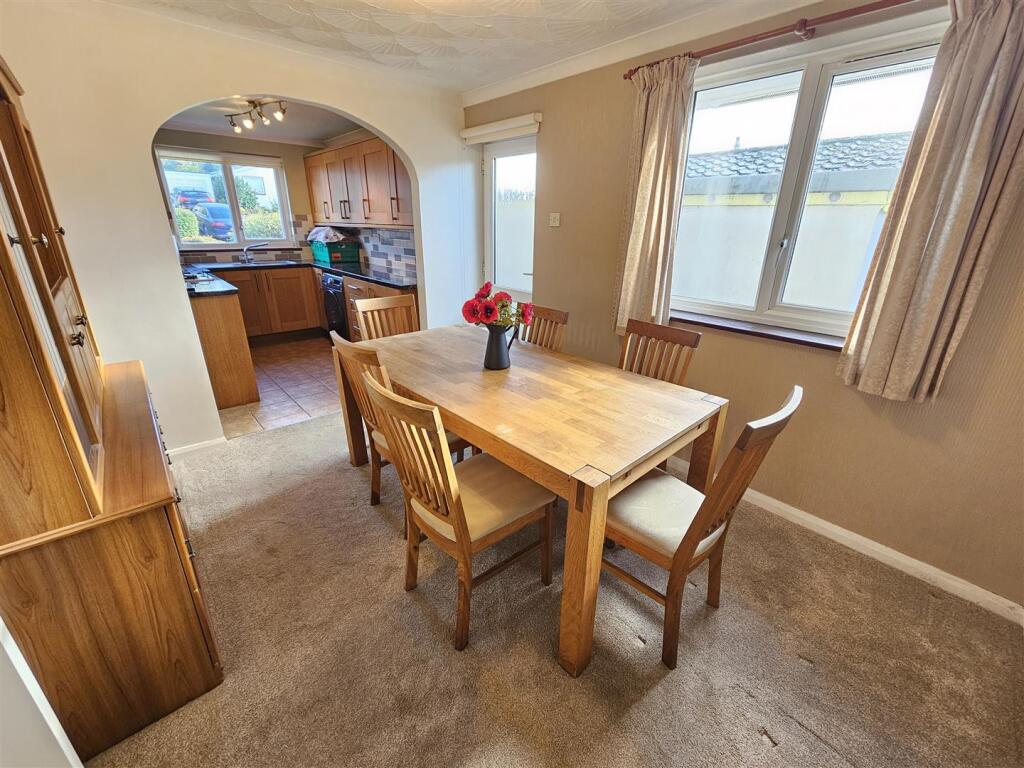 Grenville Drive, Tavistock photo 4