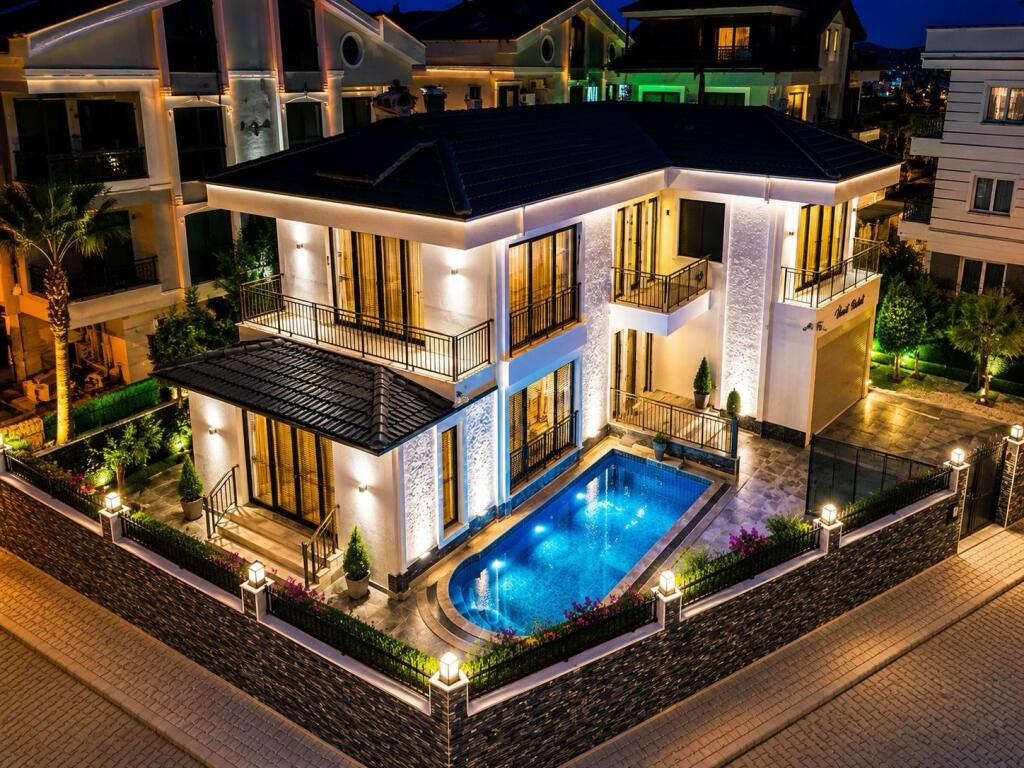 Main image of property: Aydin, Didim, Altinkum