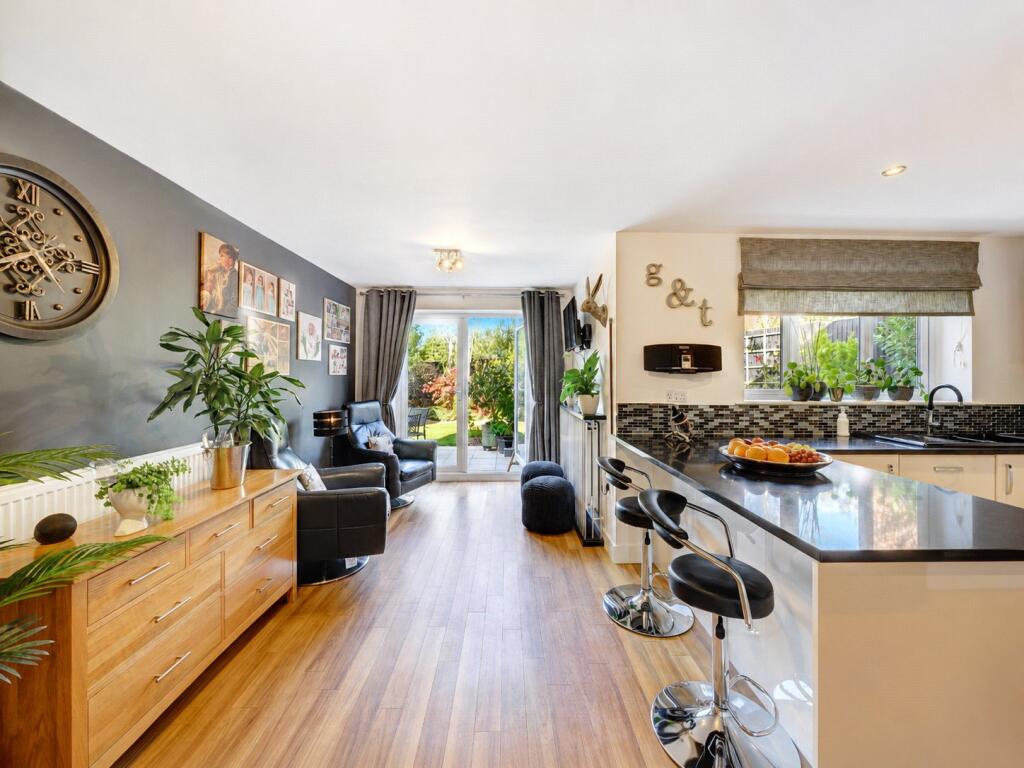 House in Worcester - View 5