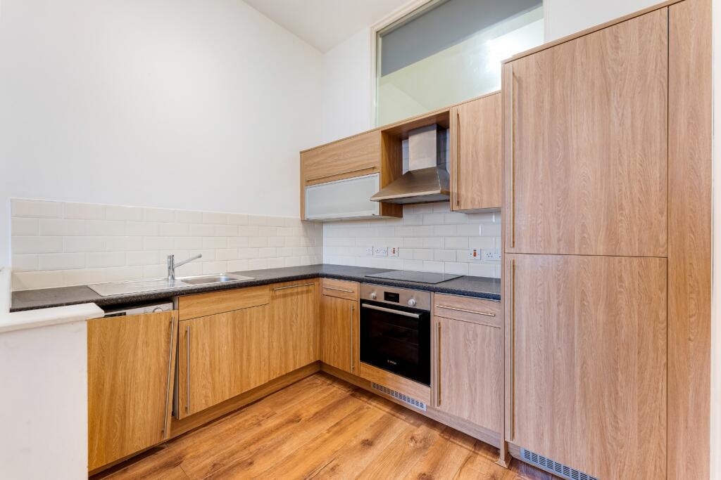 Apartment in Bolton, Dimple - View 4