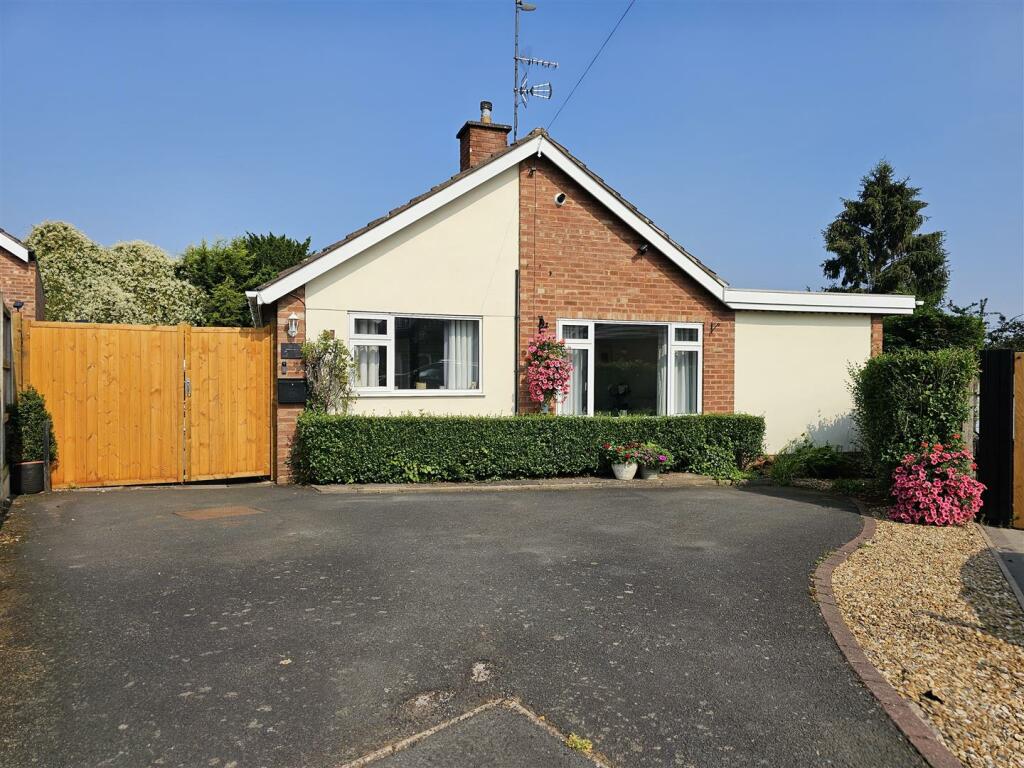 3-bed detached on Church View Gardens, Kinver, Stourbridge, £499,950
