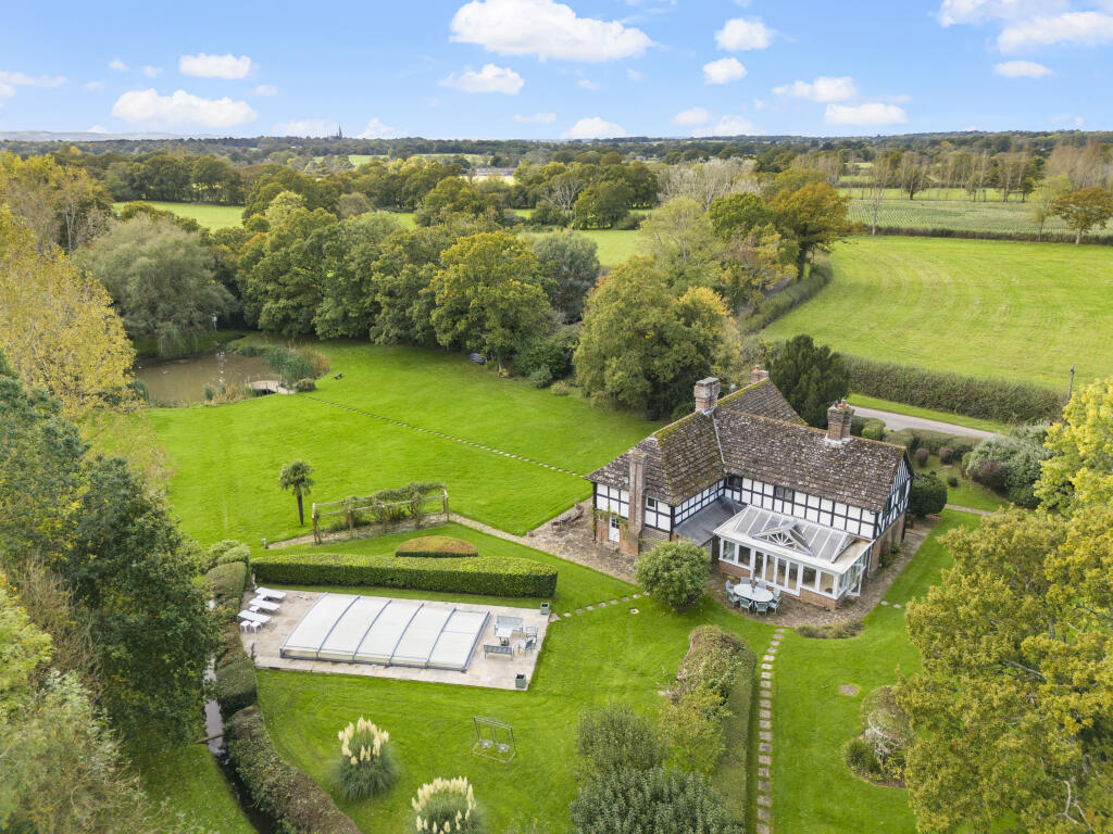 House in Horsham, Cowfold - View 3