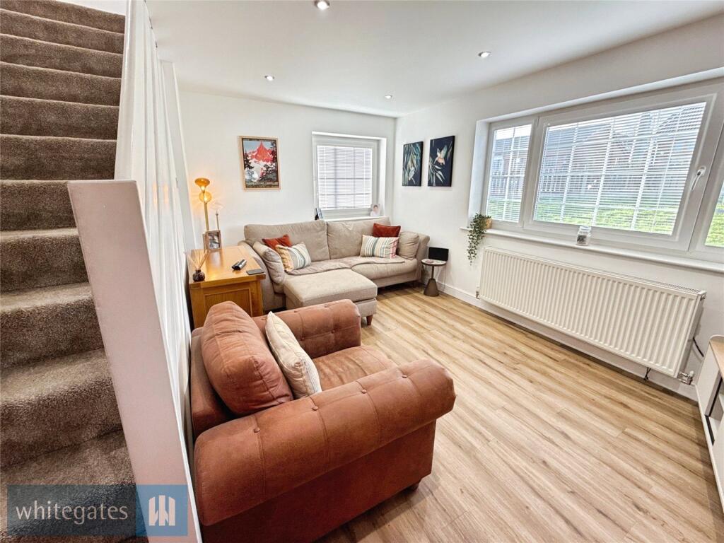 Silverstone Avenue, Cudworth, S72 photo 2