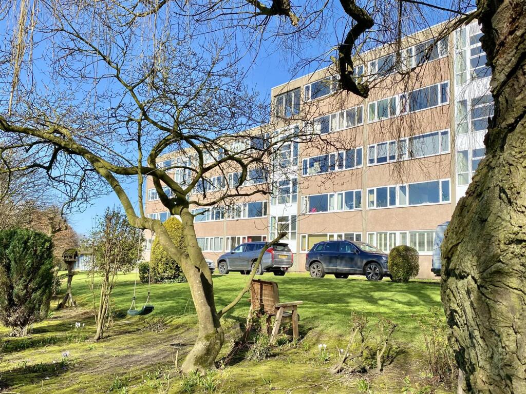 1-bed flat on 18 Coton Manor, Berwick Road, Shrewsbury, SY1 2LT, £65,000