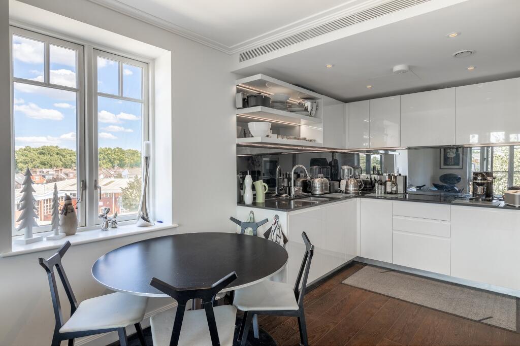 Apartment in London - View 5