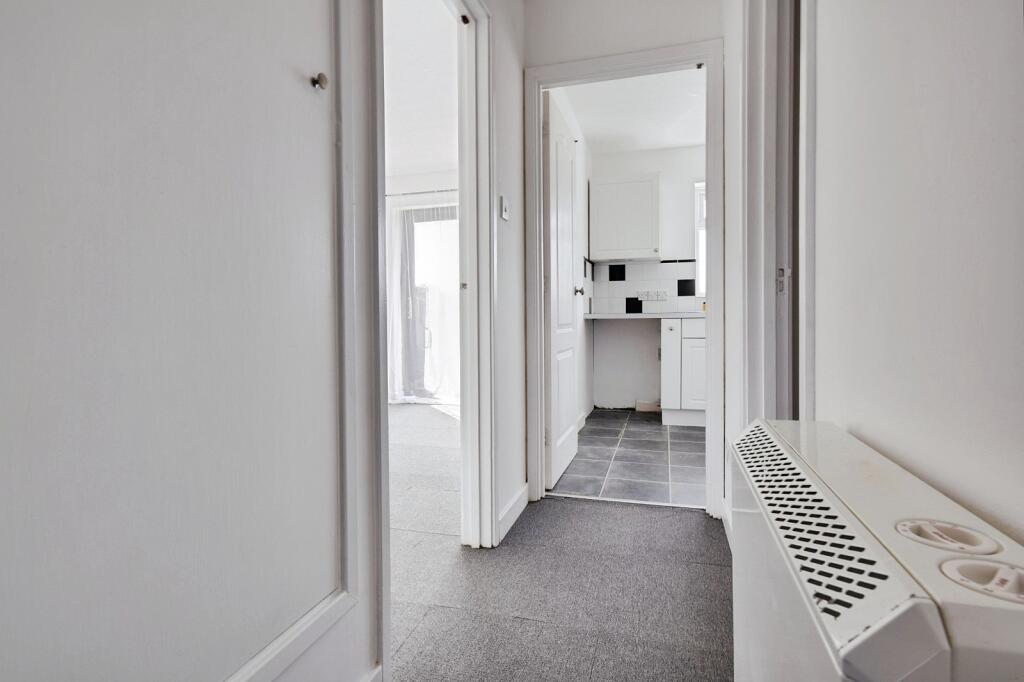 Apartment in Tonbridge - More