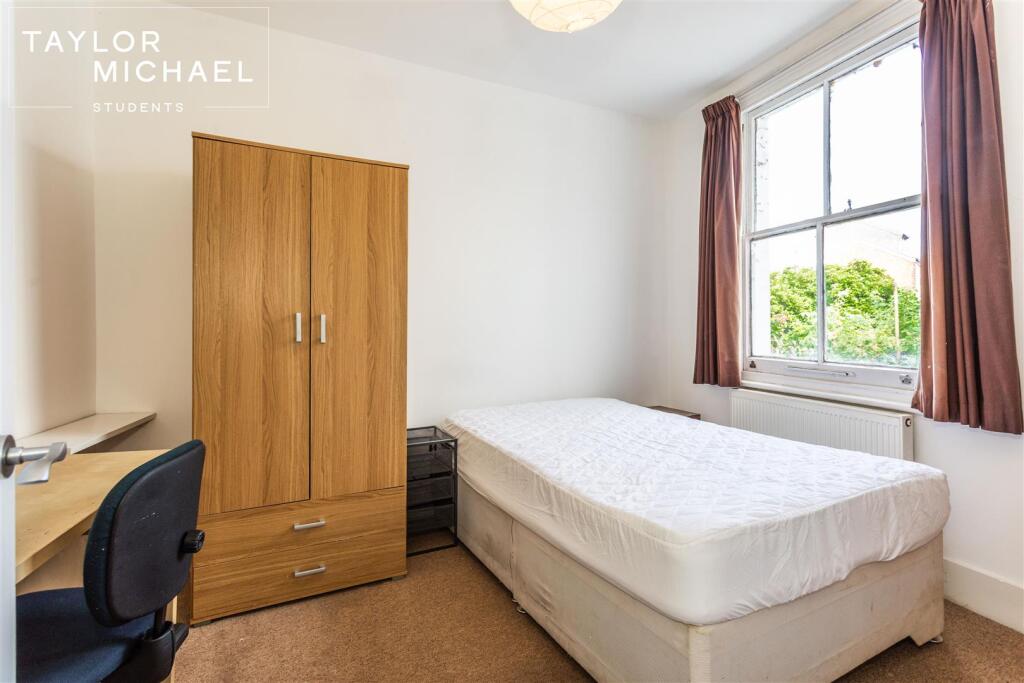 4 bedroom terraced house for rent