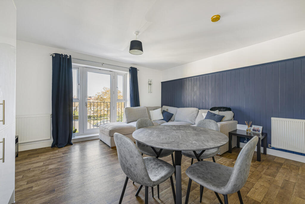 Apartment in Dartford - View 3