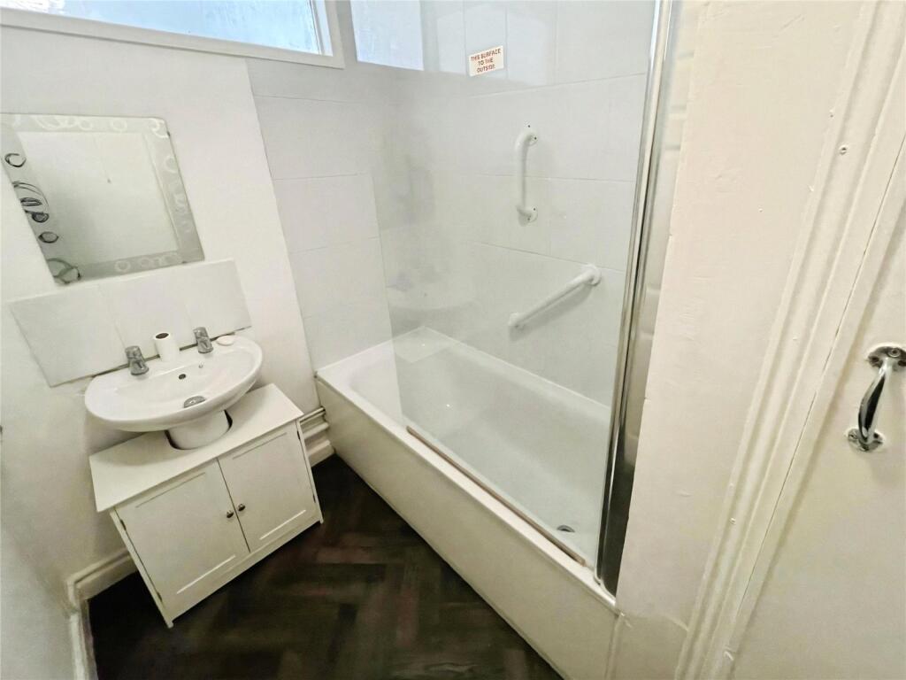 Pelham Crescent, Hastings, East Sussex, TN34 photo 4