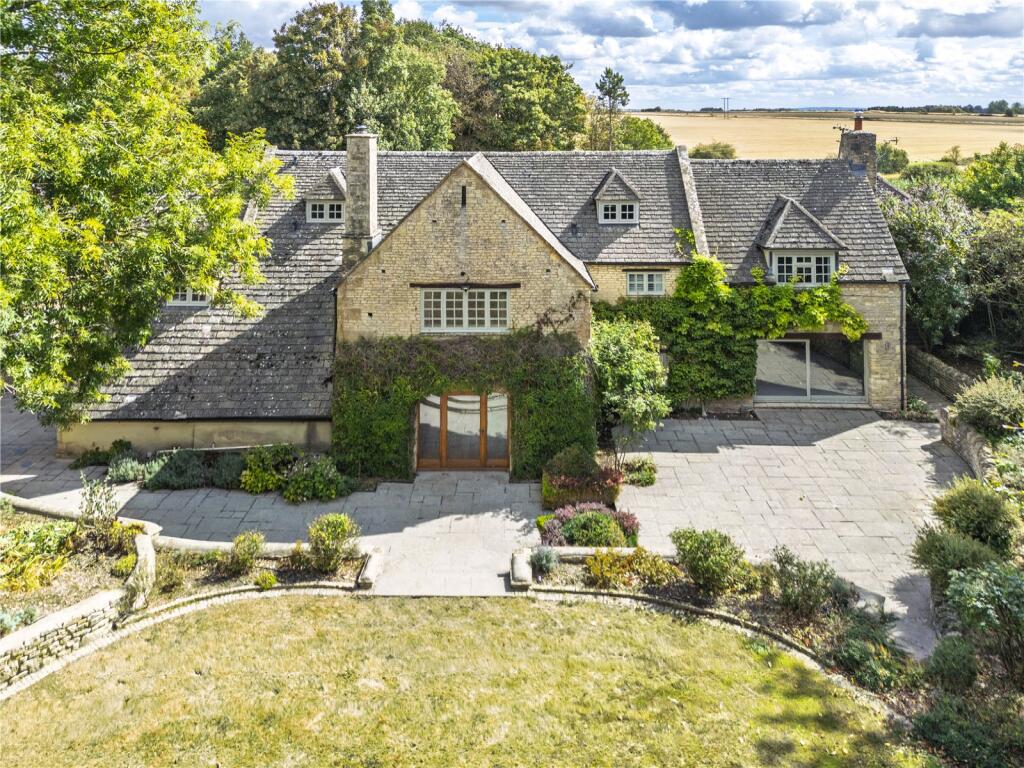 Main image of property: Brize Norton, Carterton, Oxfordshire, OX18