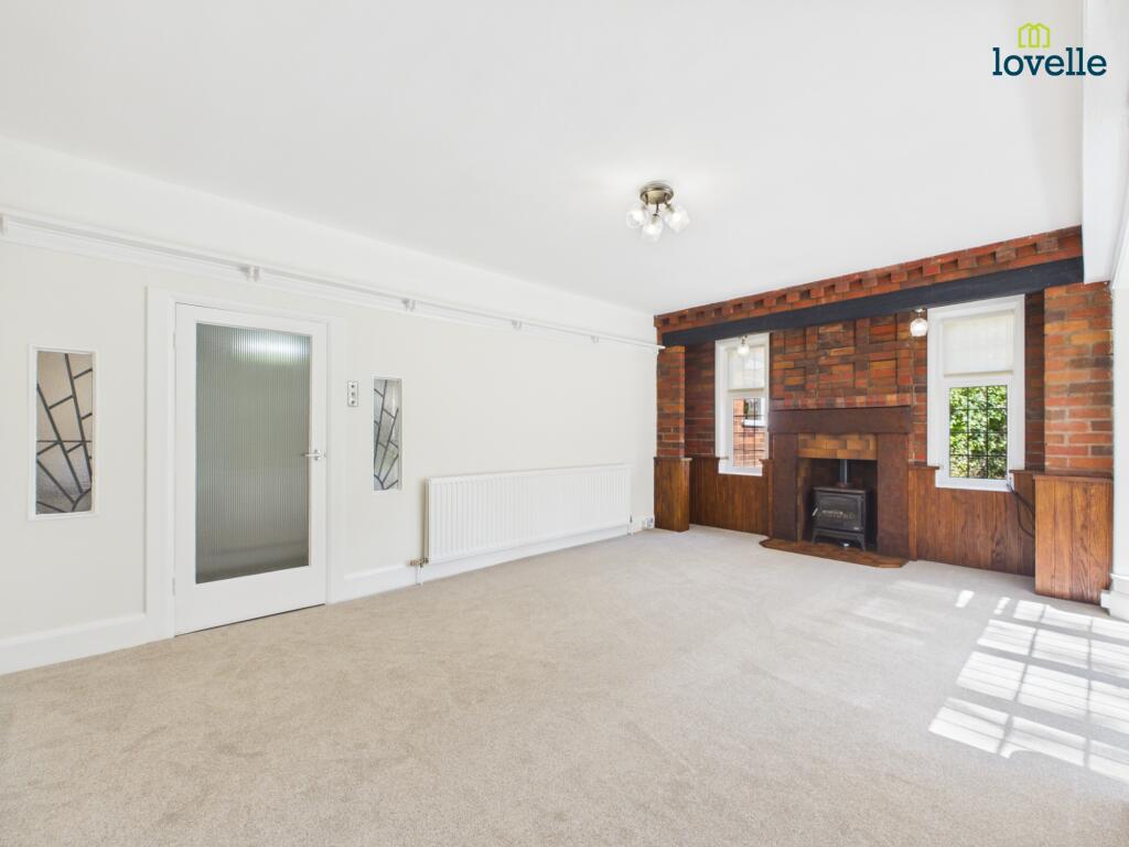 House in Lincoln - View 5