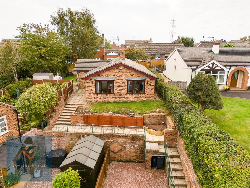 2-bed bungalow on Top Road, Kingsley, WA6, £325,000