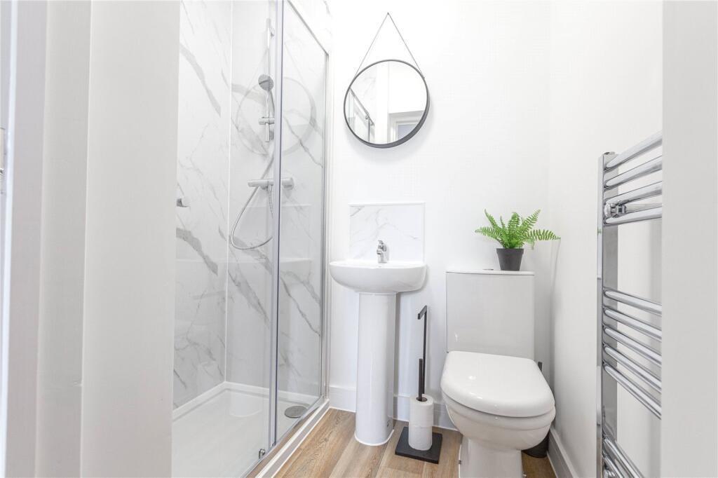 6 bedroom terraced house for rent