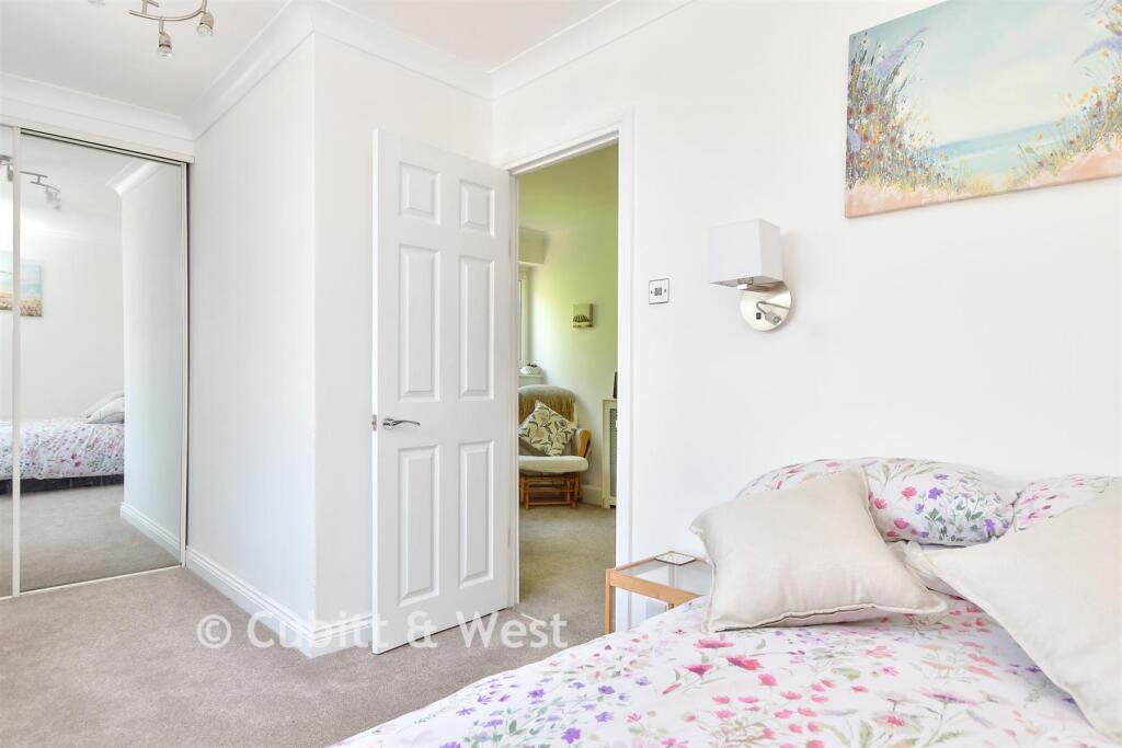 Apartment in Worthing, West Sussex - View 5