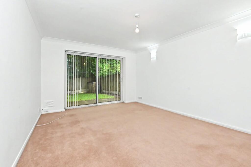 House in Stoke-on-Trent - View 2