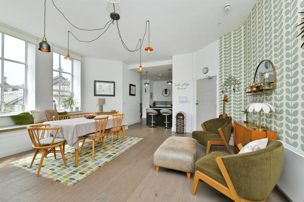 Apartment in Plymouth - View 2