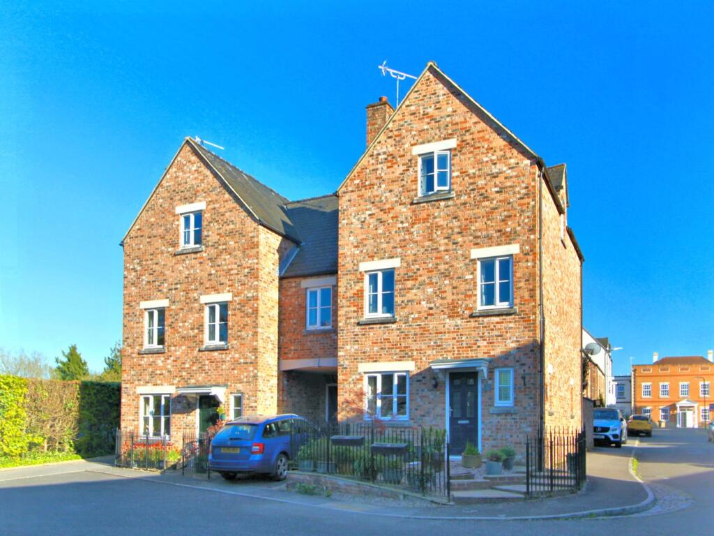 Main image of property: Prowse Close, Thornbury, South Gloucestershire, BS35
