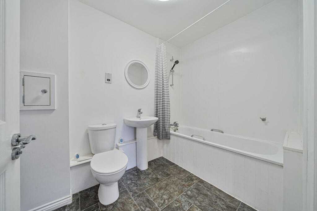 Apartment in London - View 5