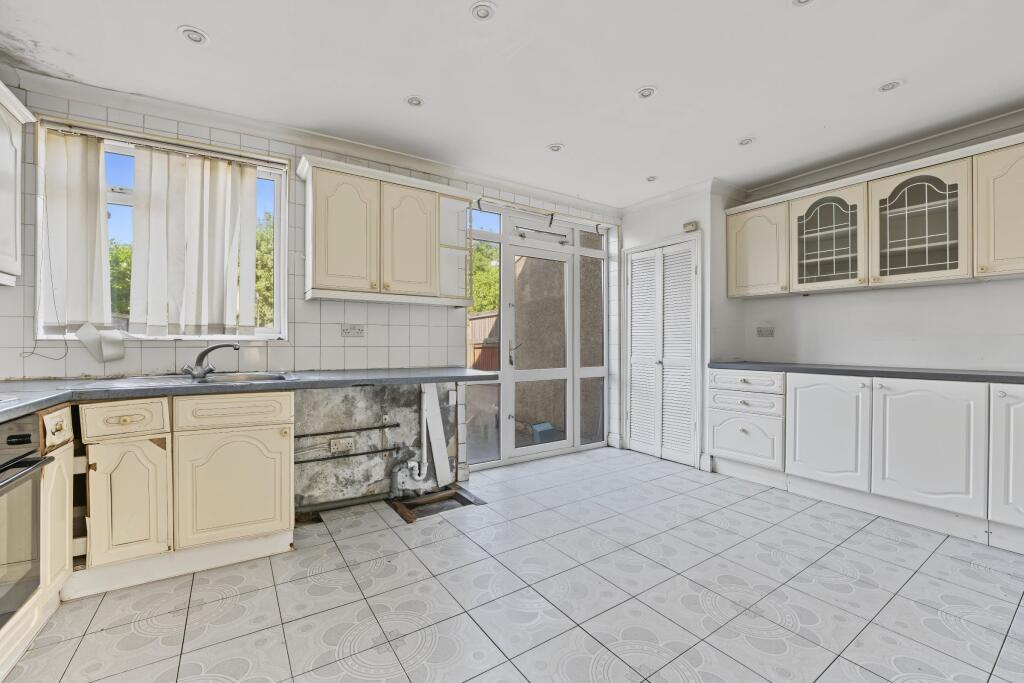 House in London, Enfield Island Village - More