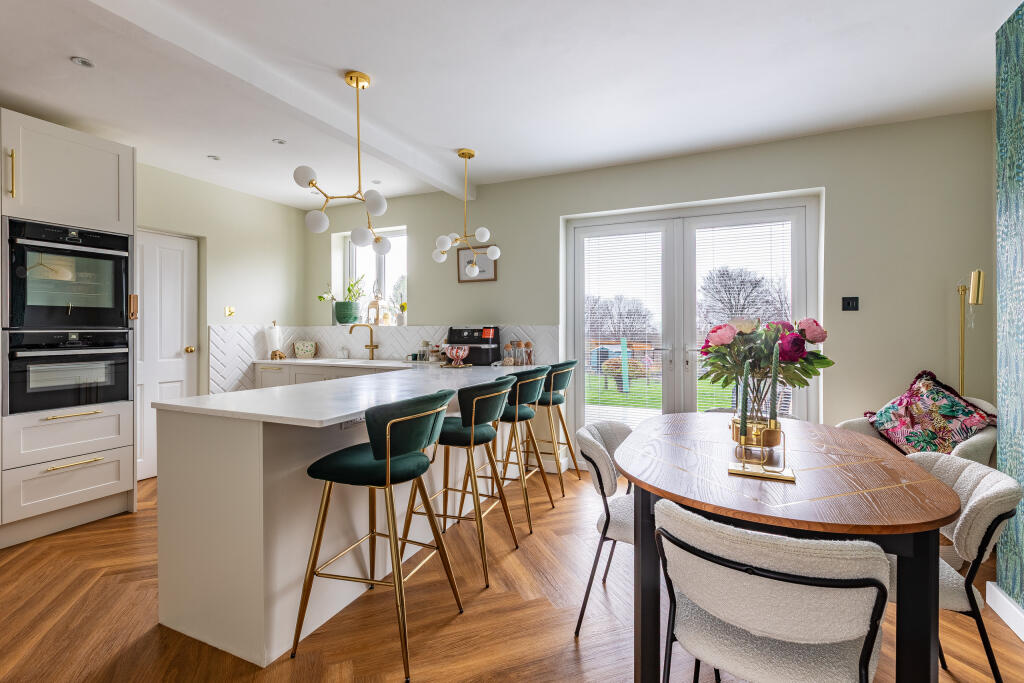 Main image of property: Lower Kewstoke Road, Worle, BS22 9JX