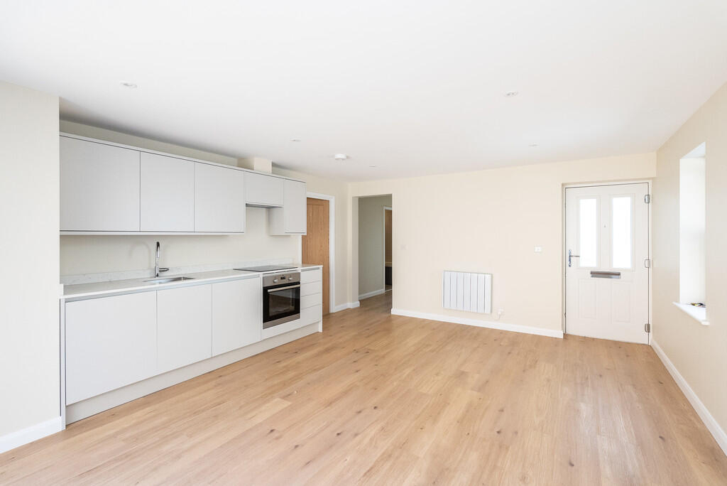 Apartment in Mole Valley, Rose Hill, Dorking - More