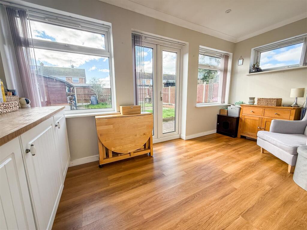 Gorse Lane, Great Clacton, Essex photo 4