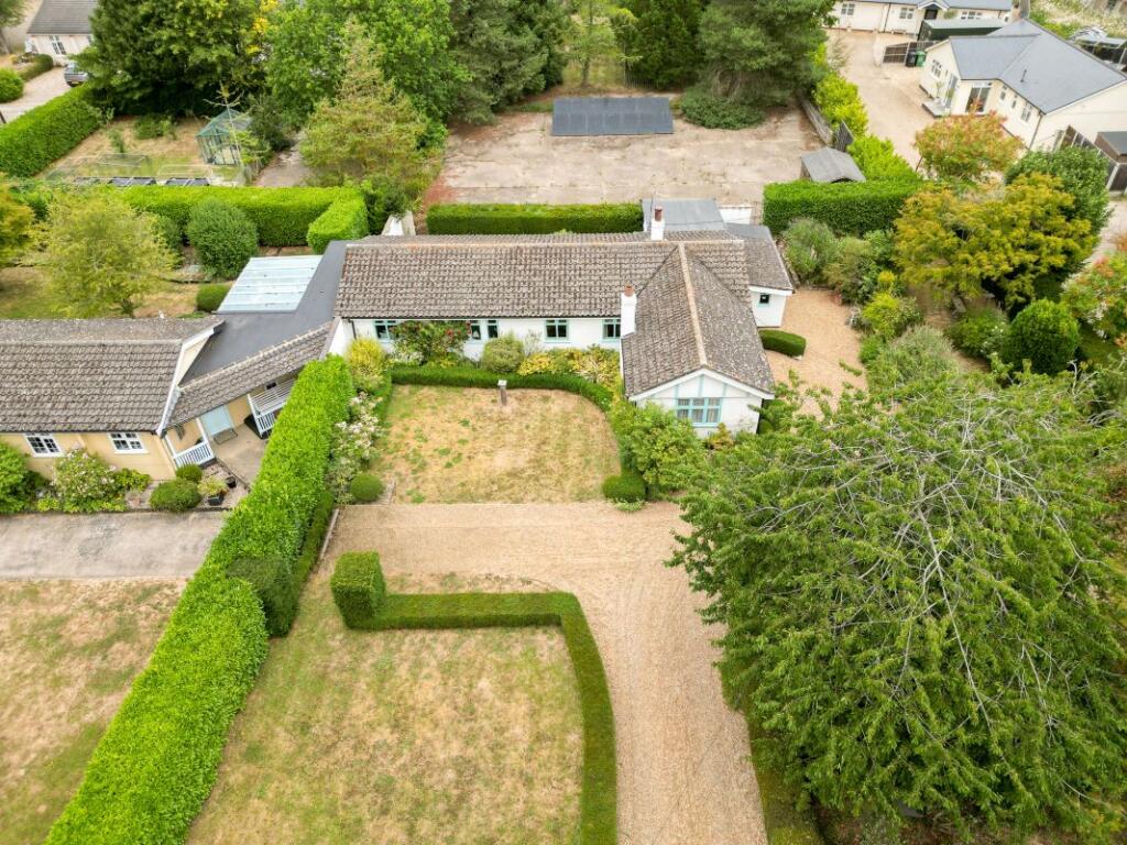 Hill Crest Bungalow, Hook Lane, Cranworth, Thetford, Norfolk, IP25 7SZ photo 2