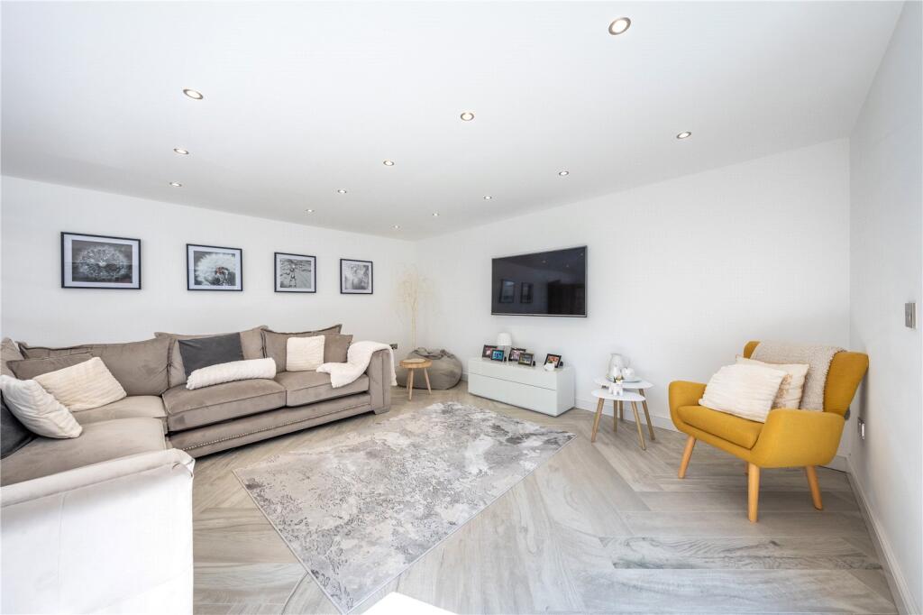 Additional image 12 of Carnoustie, Tamworth, Staffordshire, B77