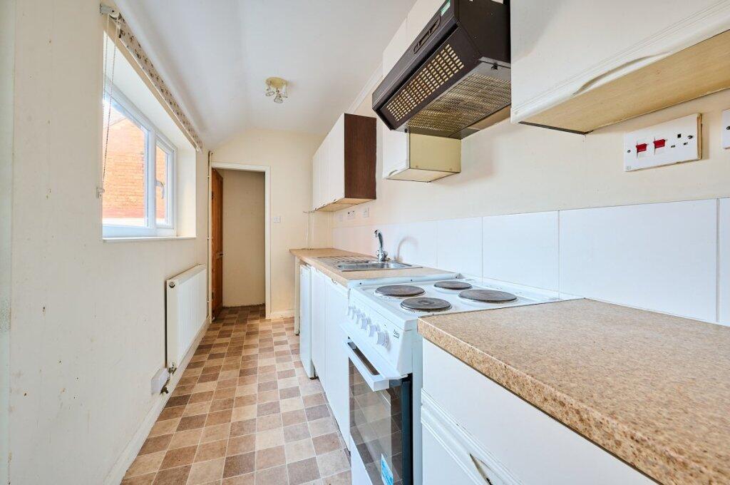 House in Rugby, Warwickshire - View 2