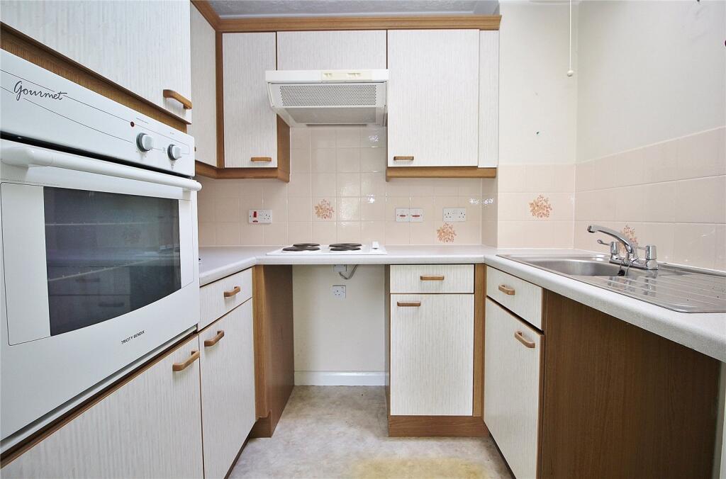 Apartment in Worthing, Findon Valley - View 3