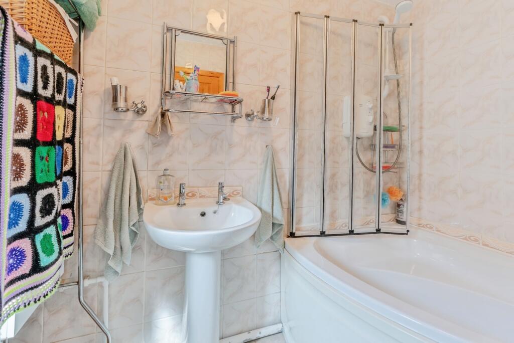 House in Pendle, Bradley, Nelson - More