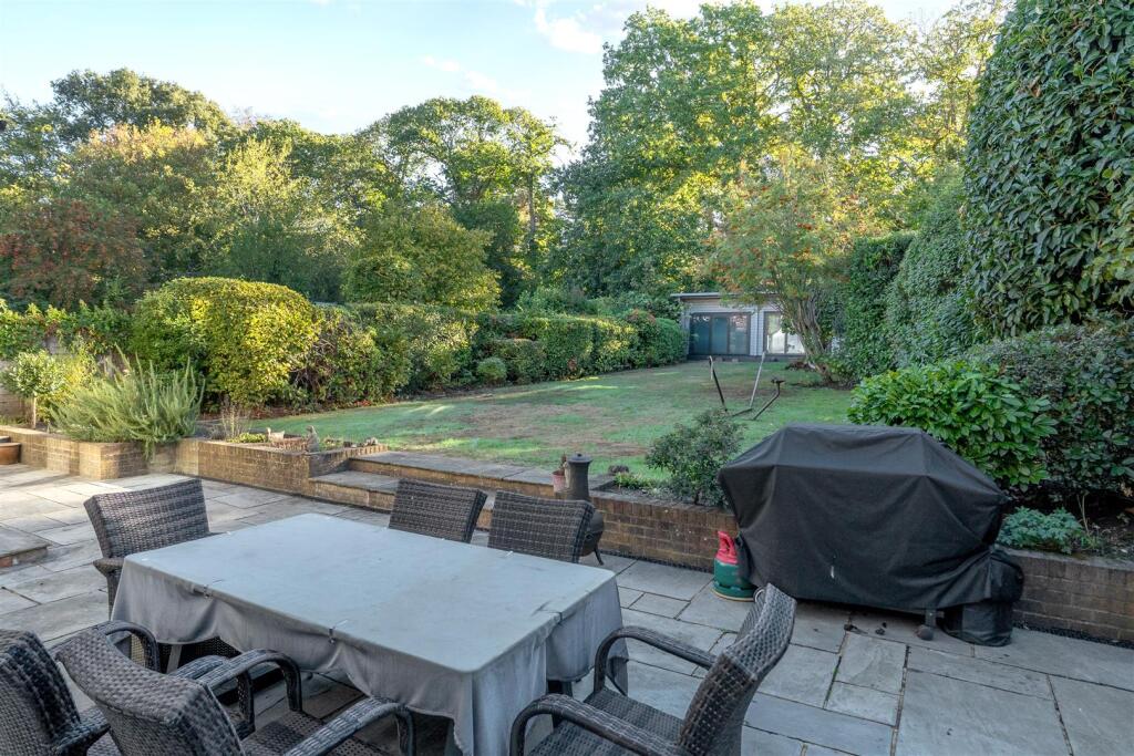 House in Guildford - View 2