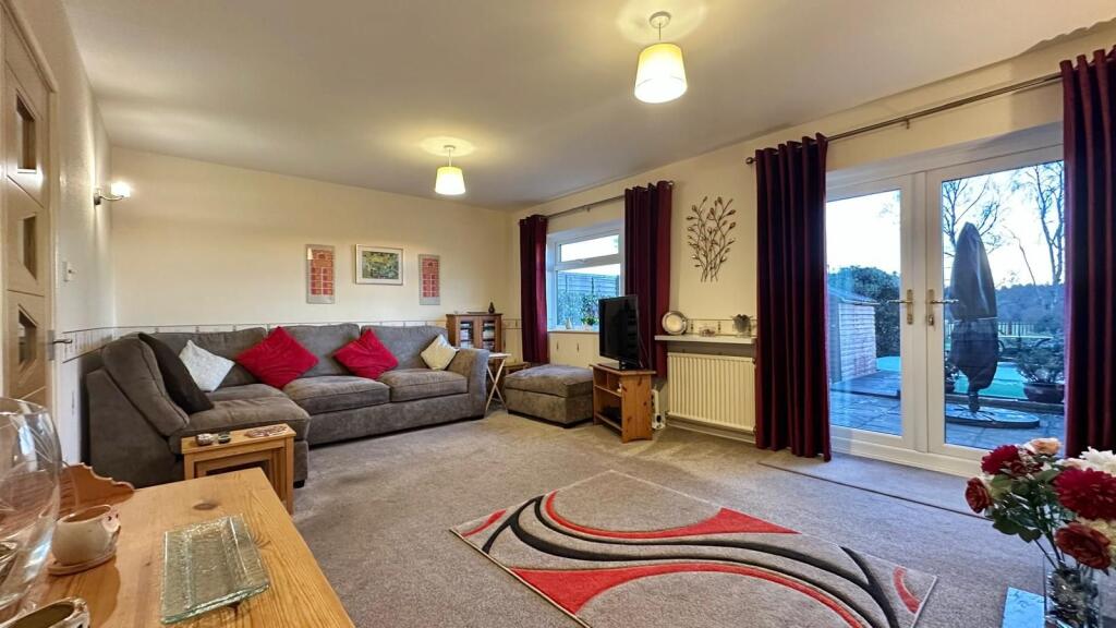 Pinewood Drive, Binley Woods, Coventry, CV3 2BX photo 4