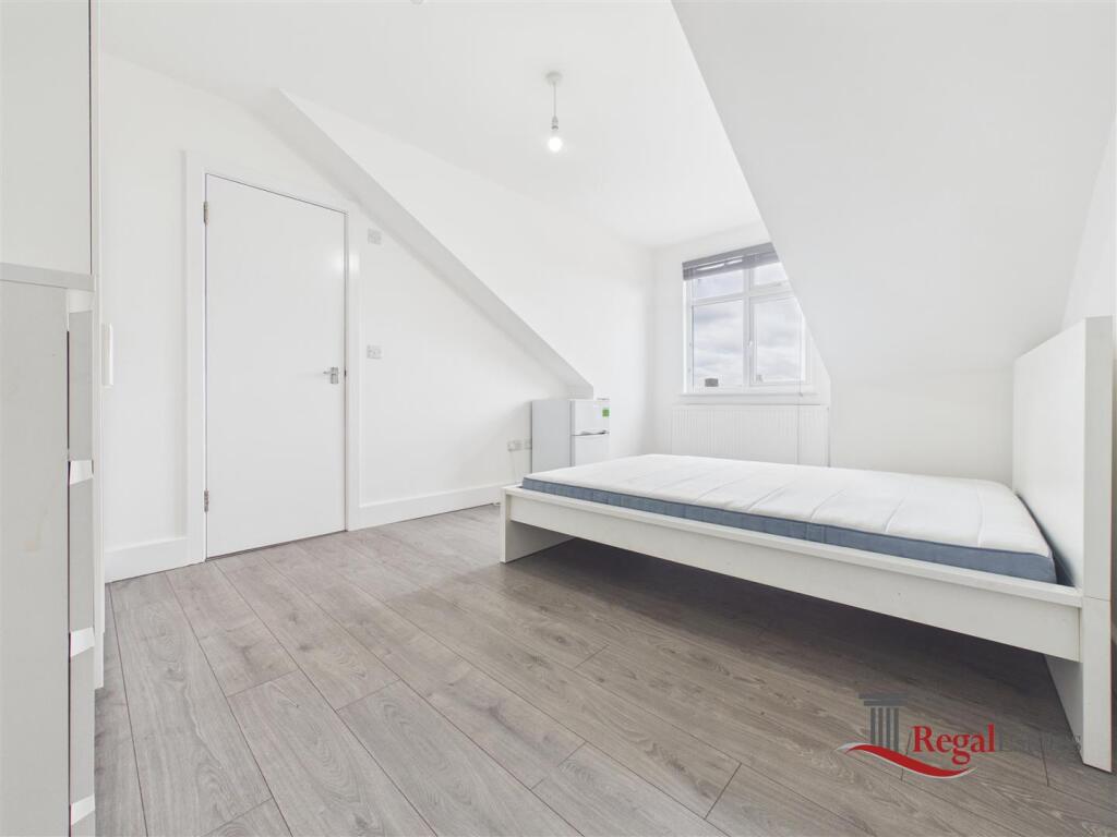 House in London, Dudden Hill, Dollis Hill - View 5