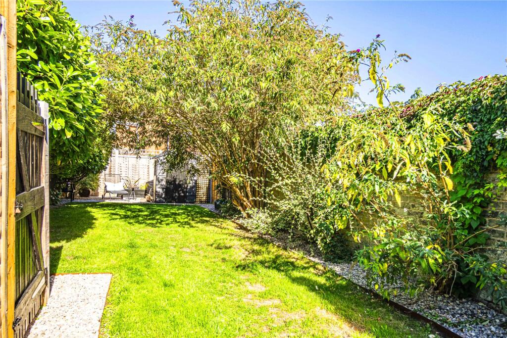 House in Edlesborough, Northall - View 2