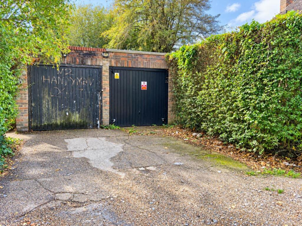 Studio parking on Gurney Drive, Hampstead Garden Suburb, N2, £30,000
