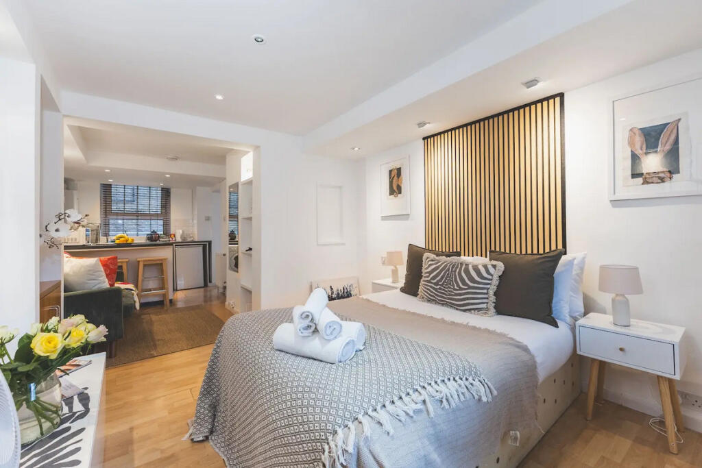 Main image of property: Ebury Bridge Road, London, SW1W
