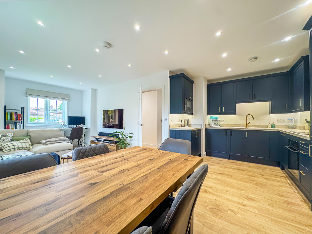 Apartment in Cambridge - View 2