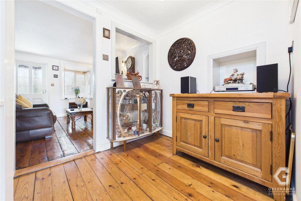 House in Redhill - View 5