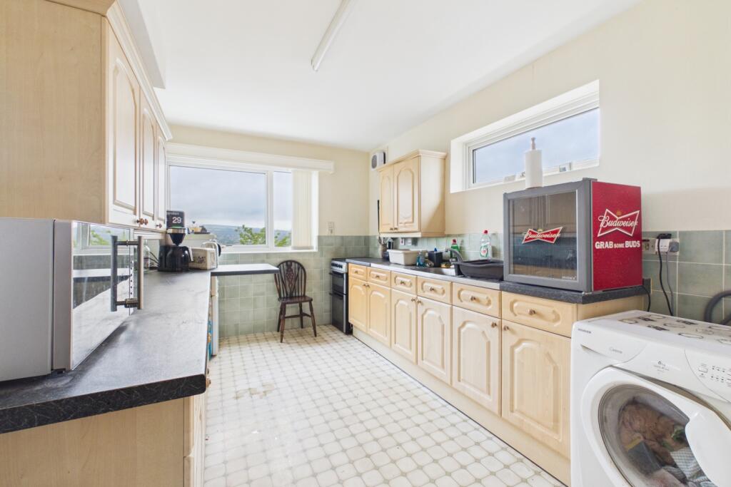 Apartment in Sheffield, Bradway - More